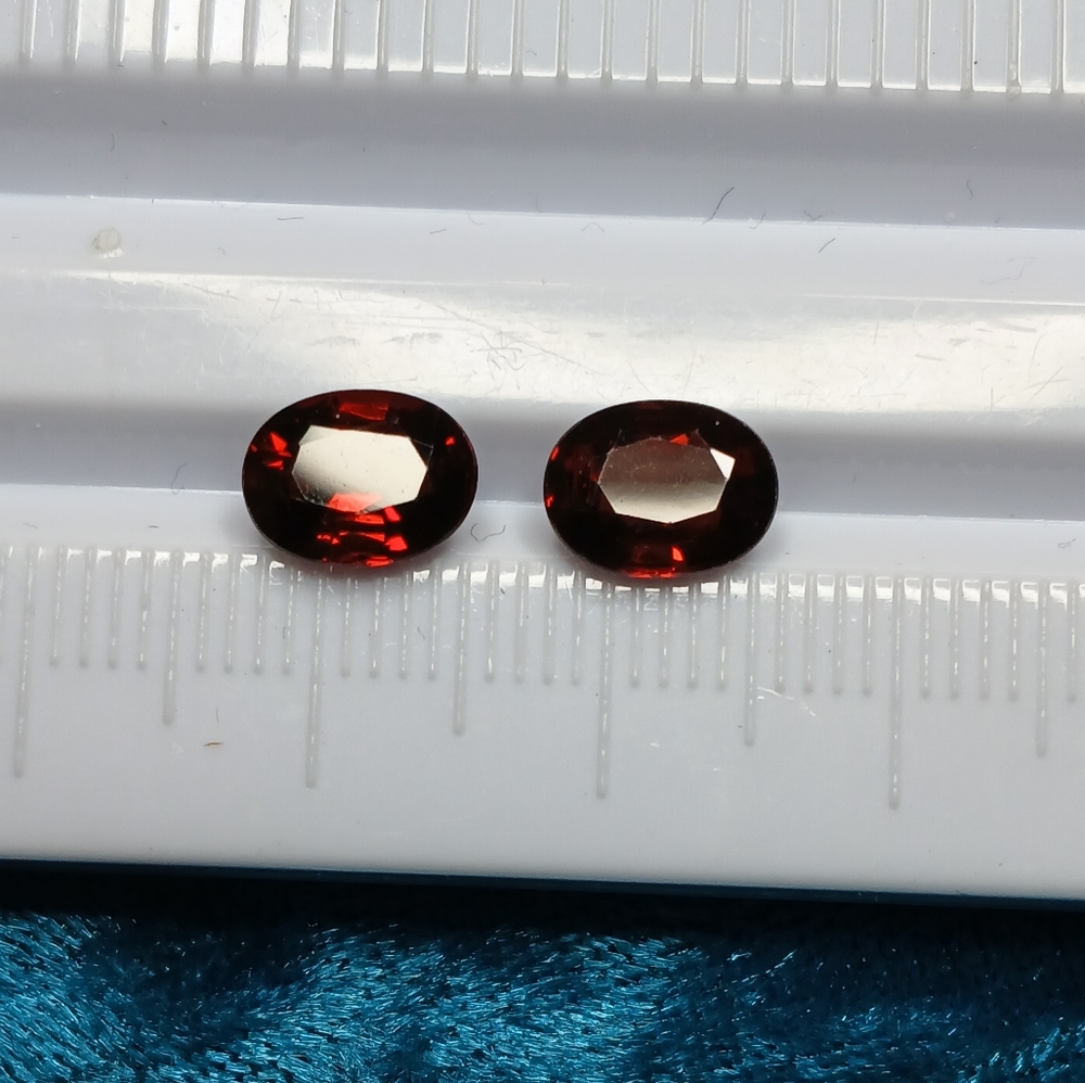Deep Red Pair Oval Rhodolite Garnet Gemstones 8x6mm